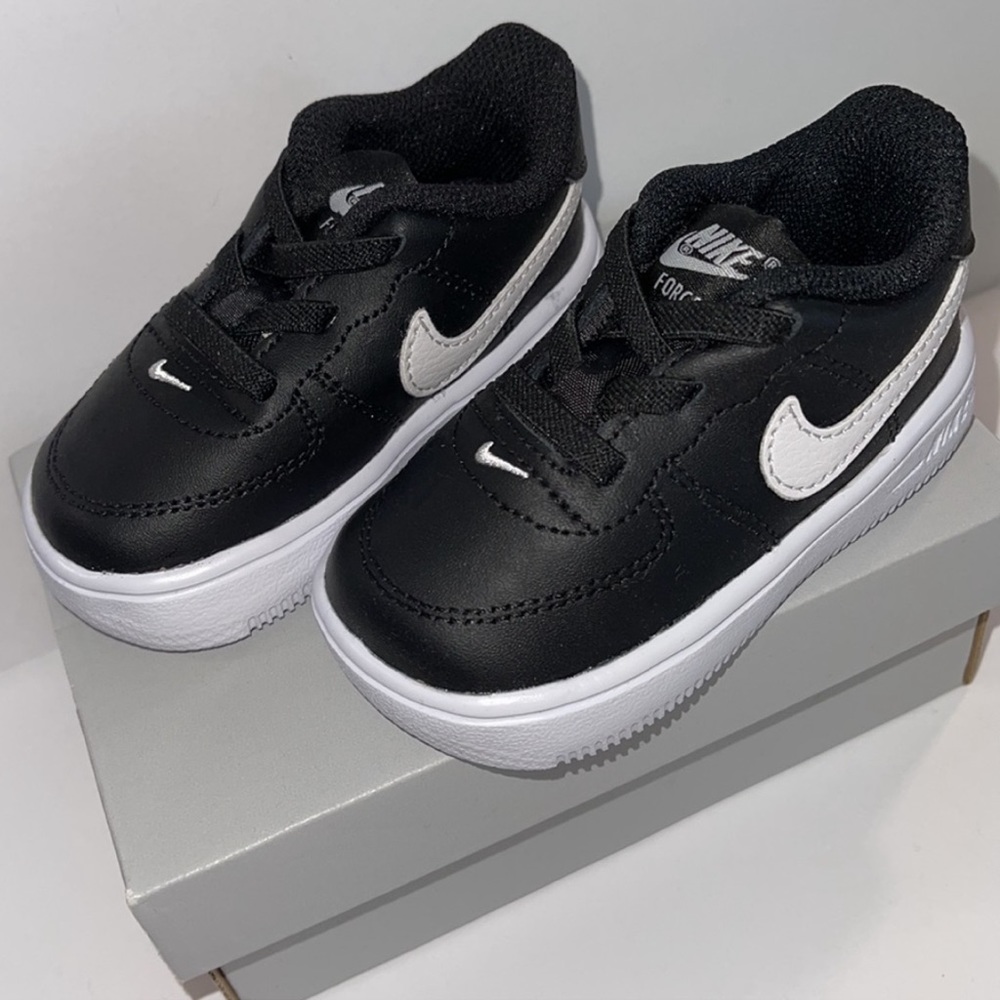 Kids Nike Air Force 1 Size 4c